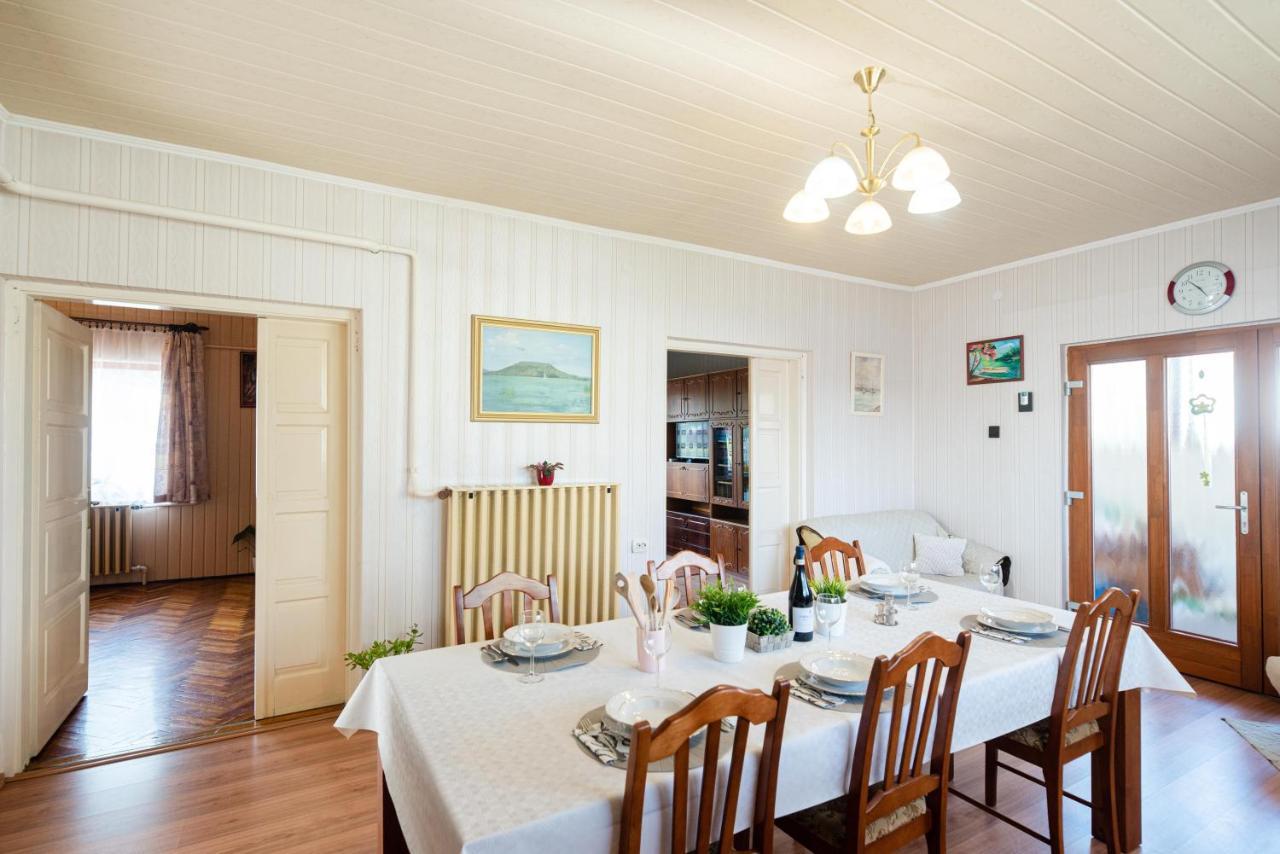 Vadkacsa Apartmanhaz Medencevel Zamárdi Exteriör bild