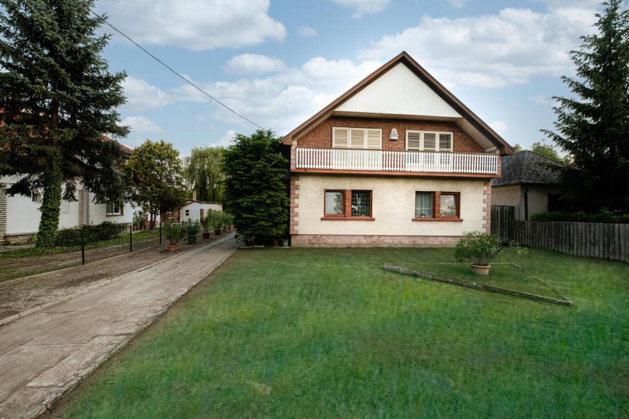 Vadkacsa Apartmanhaz Medencevel Zamárdi Exteriör bild