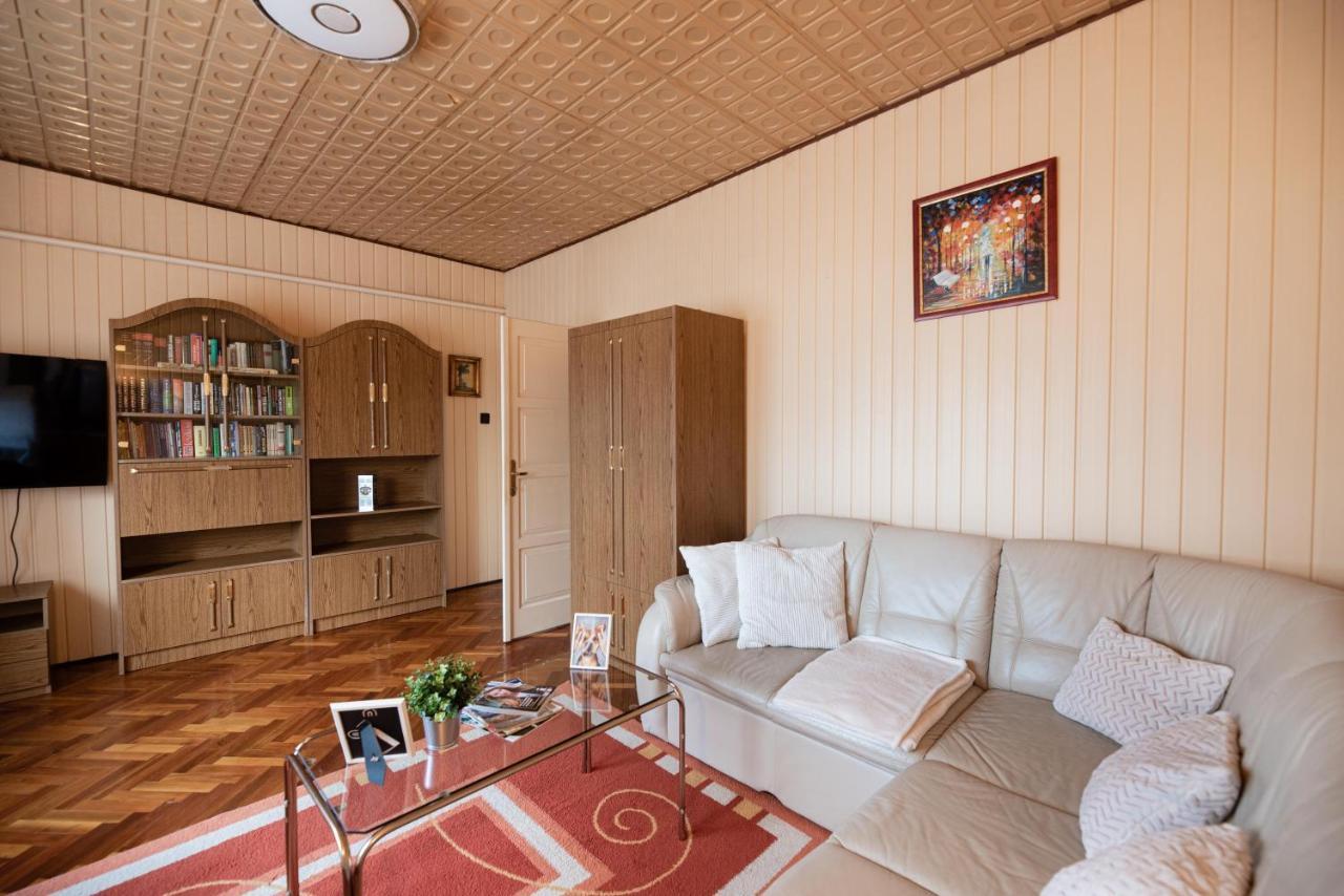 Vadkacsa Apartmanhaz Medencevel Zamárdi Exteriör bild
