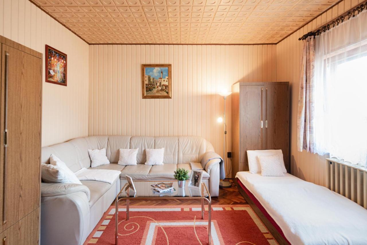 Vadkacsa Apartmanhaz Medencevel Zamárdi Exteriör bild