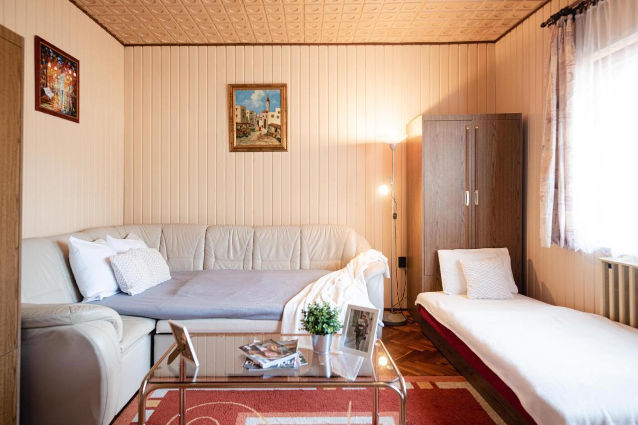 Vadkacsa Apartmanhaz Medencevel Zamárdi Exteriör bild